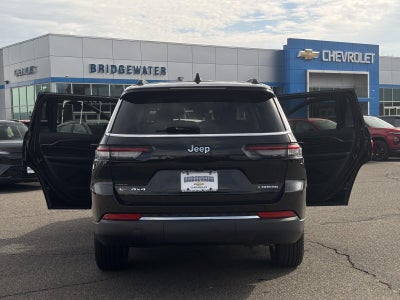 2023 Jeep Grand Cherokee L Laredo 4x4