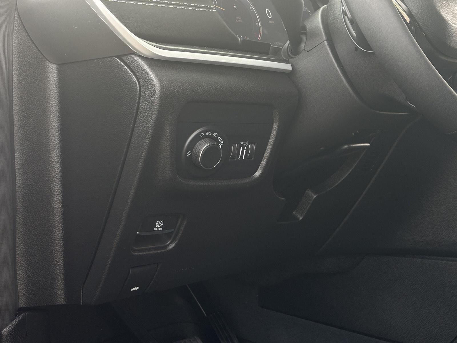 2023 Jeep Grand Cherokee L Laredo 4x4