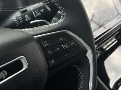 2023 Jeep Grand Cherokee L Laredo 4x4