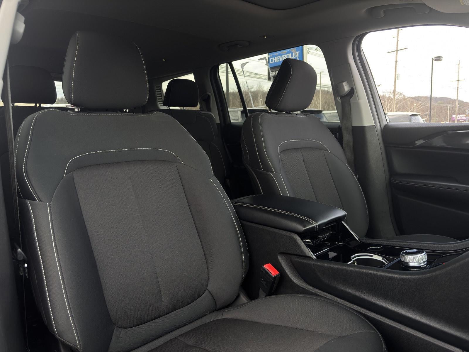 2023 Jeep Grand Cherokee L Laredo 4x4