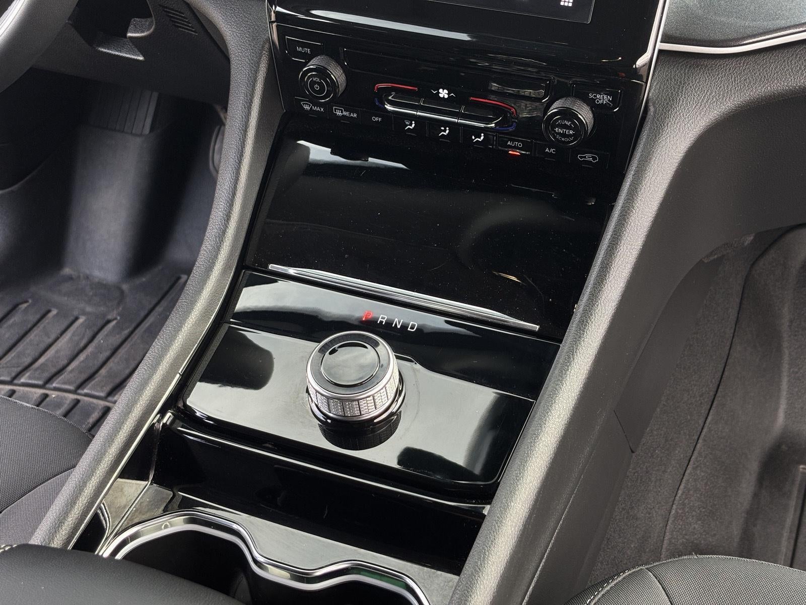 2023 Jeep Grand Cherokee L Laredo 4x4