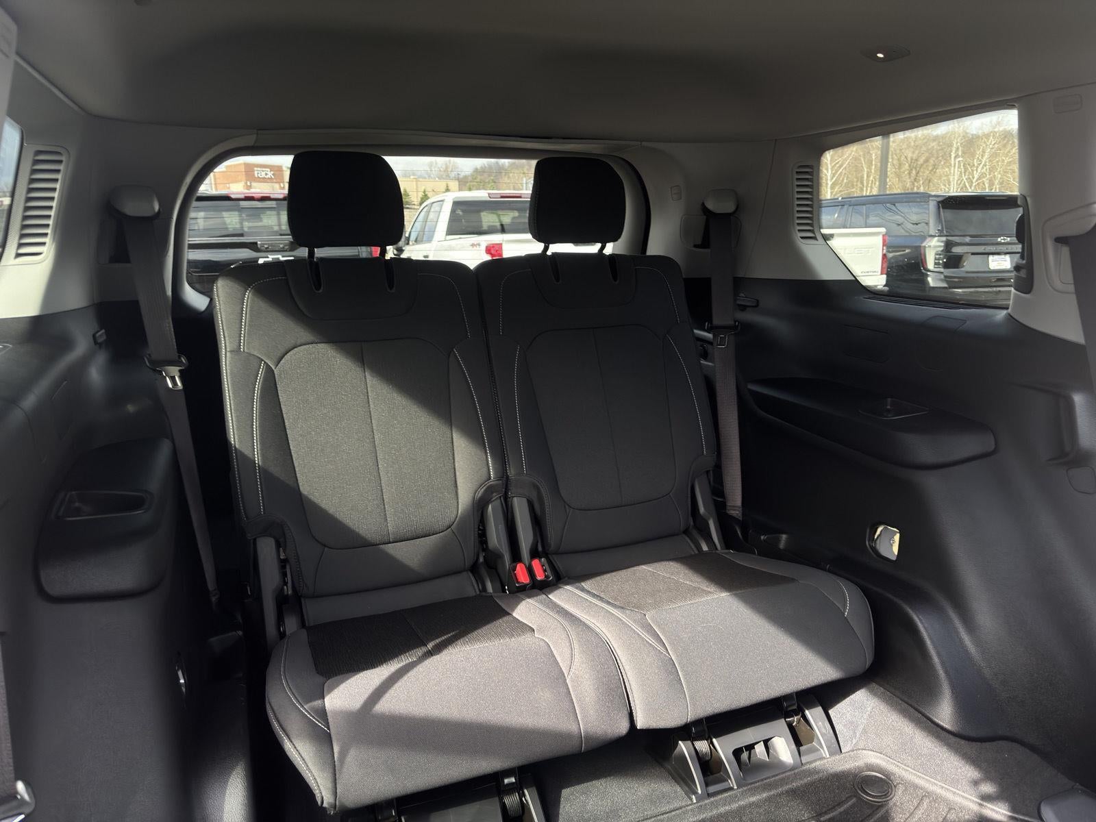 2023 Jeep Grand Cherokee L Laredo 4x4