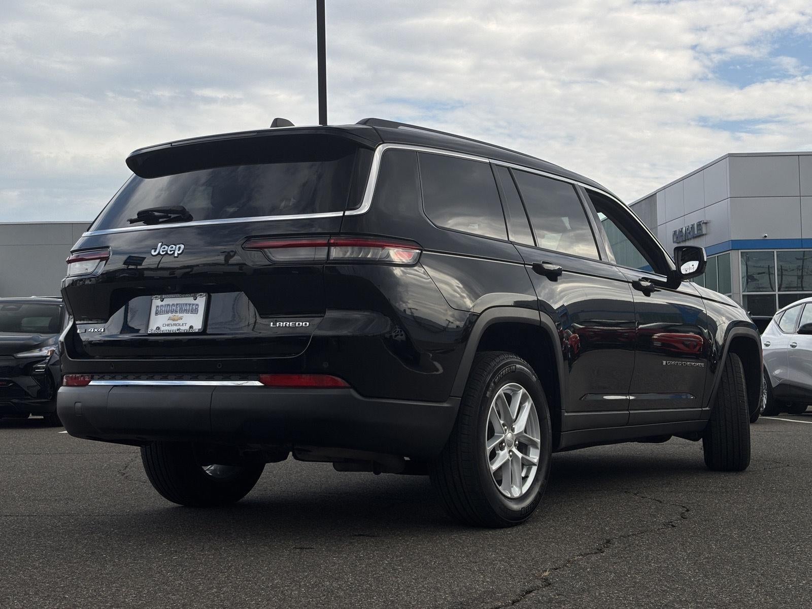 2023 Jeep Grand Cherokee L Laredo 4x4