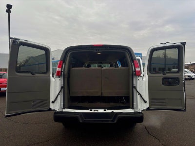 2025 Chevrolet Express Passenger 1LS