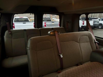 2025 Chevrolet Express Passenger 1LS