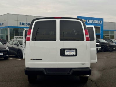 2025 Chevrolet Express Passenger 1LS