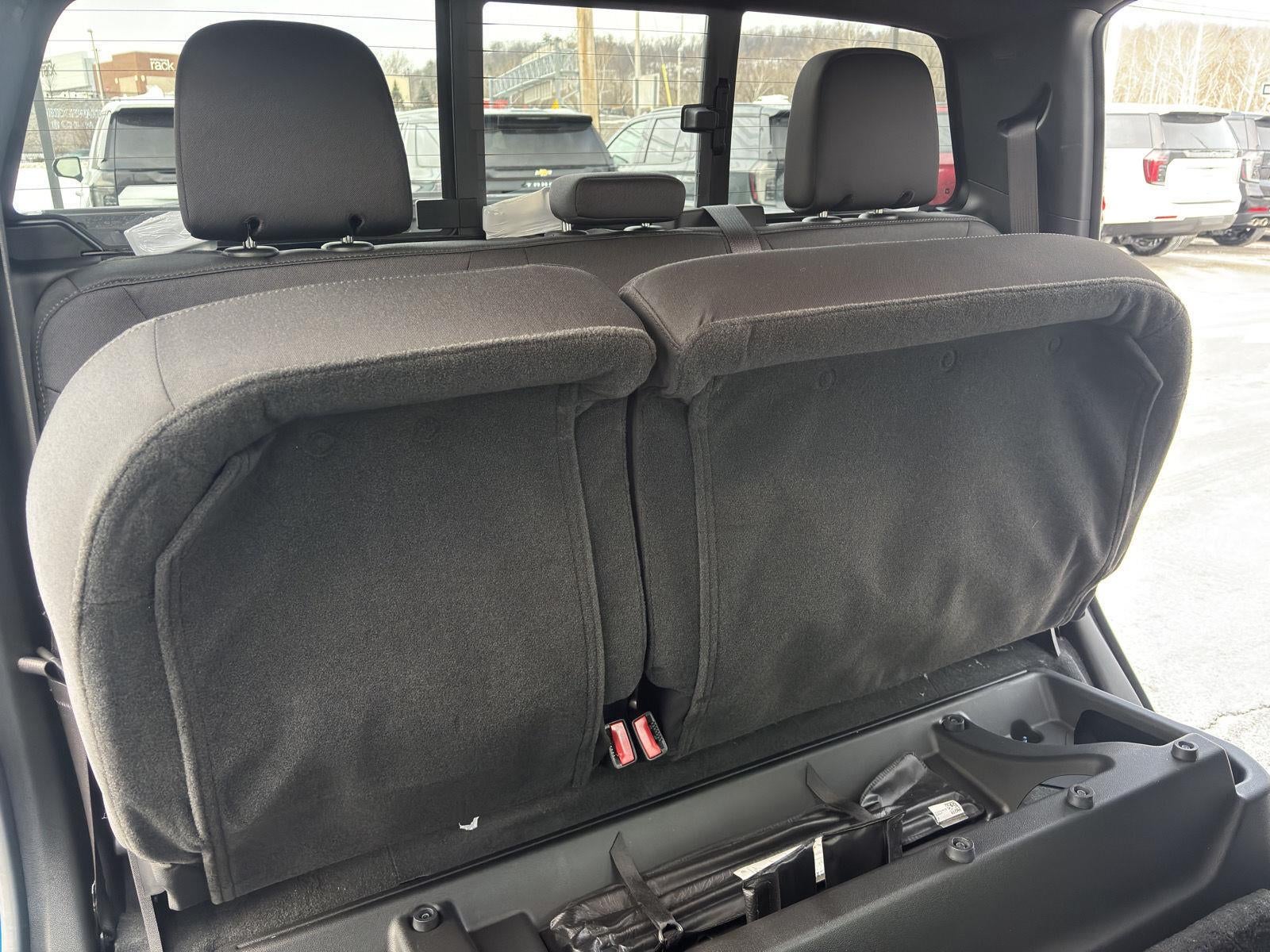 2023 Chevrolet Colorado WT