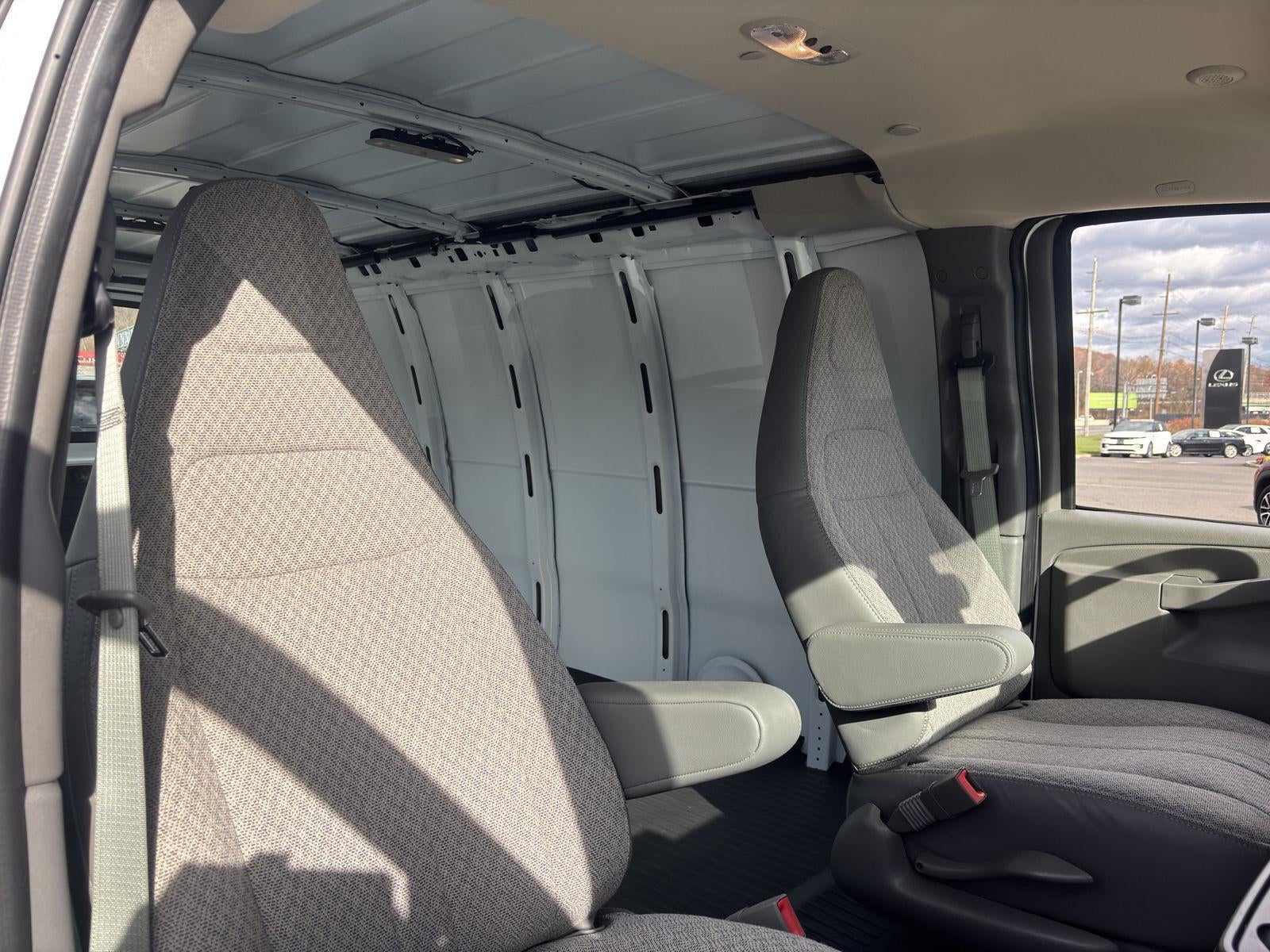 2025 Chevrolet Express Cargo 2500 WT