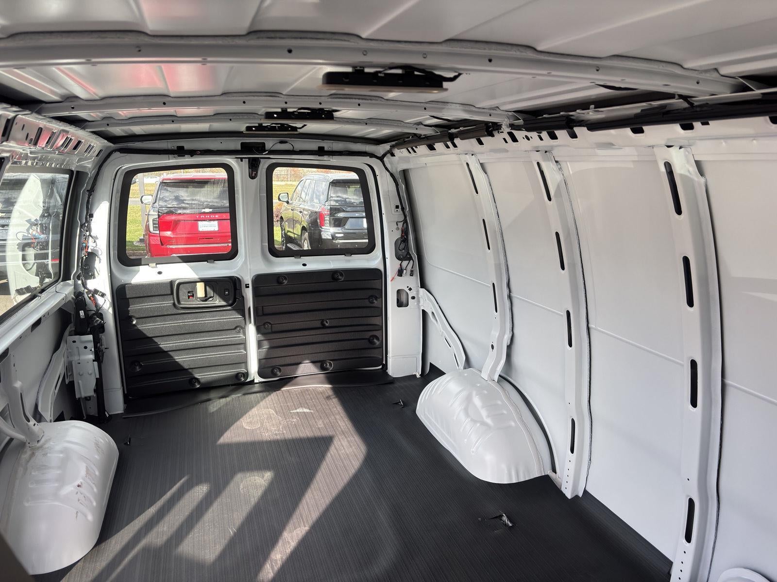 2025 Chevrolet Express Cargo 2500 WT