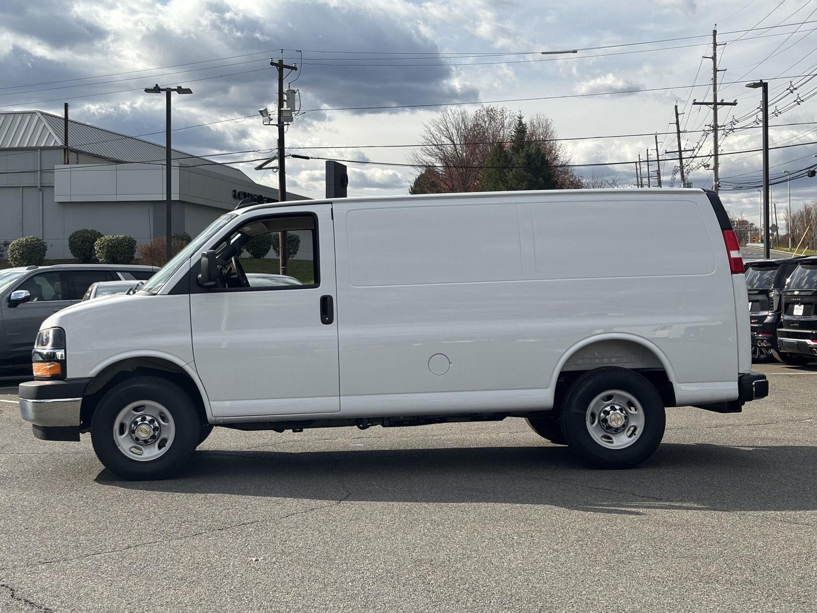 2025 Chevrolet Express Cargo 2500 WT