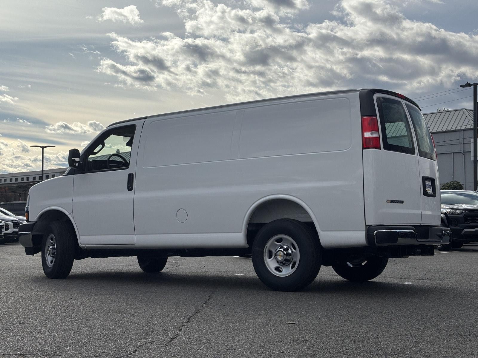 2025 Chevrolet Express Cargo 2500 WT