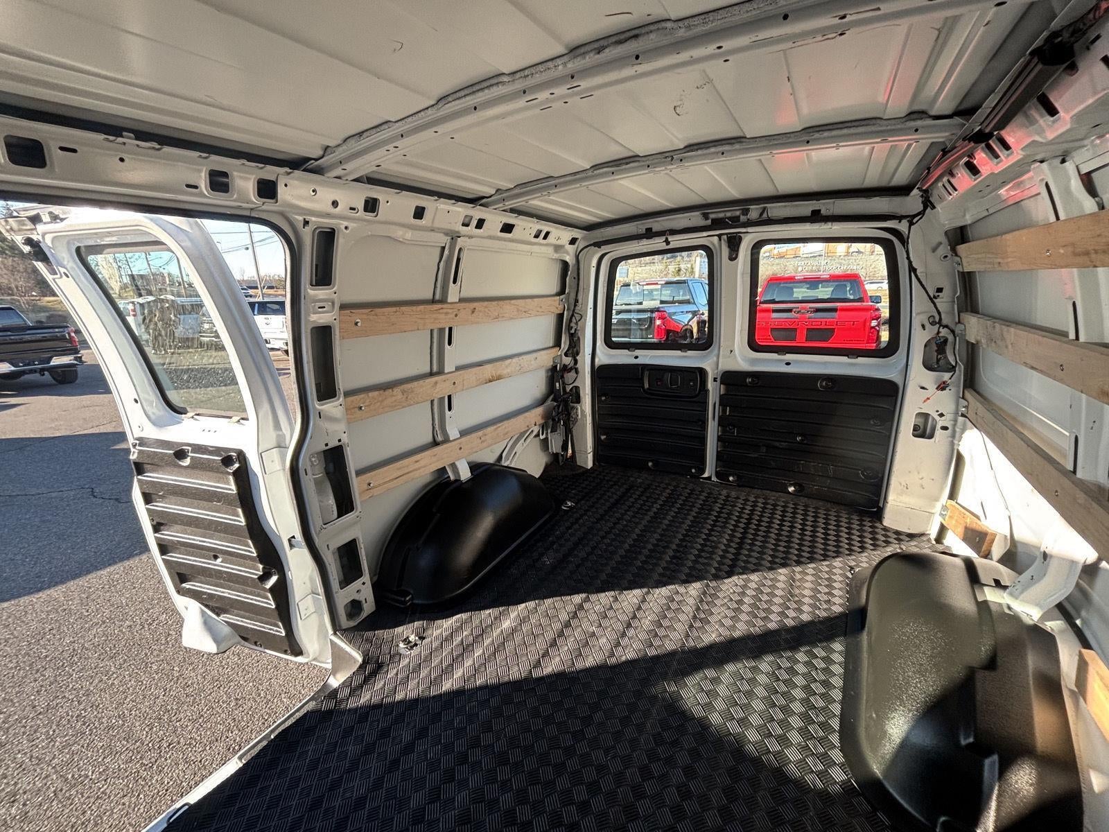 2024 Chevrolet Express Cargo 2500 WT