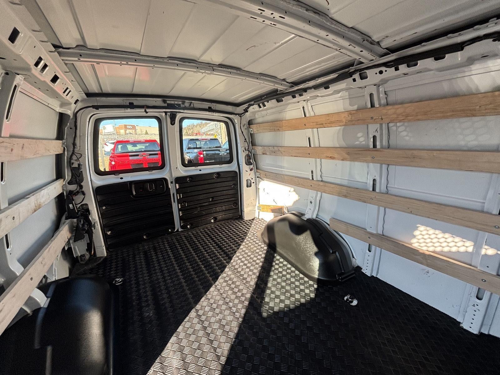 2024 Chevrolet Express Cargo 2500 WT