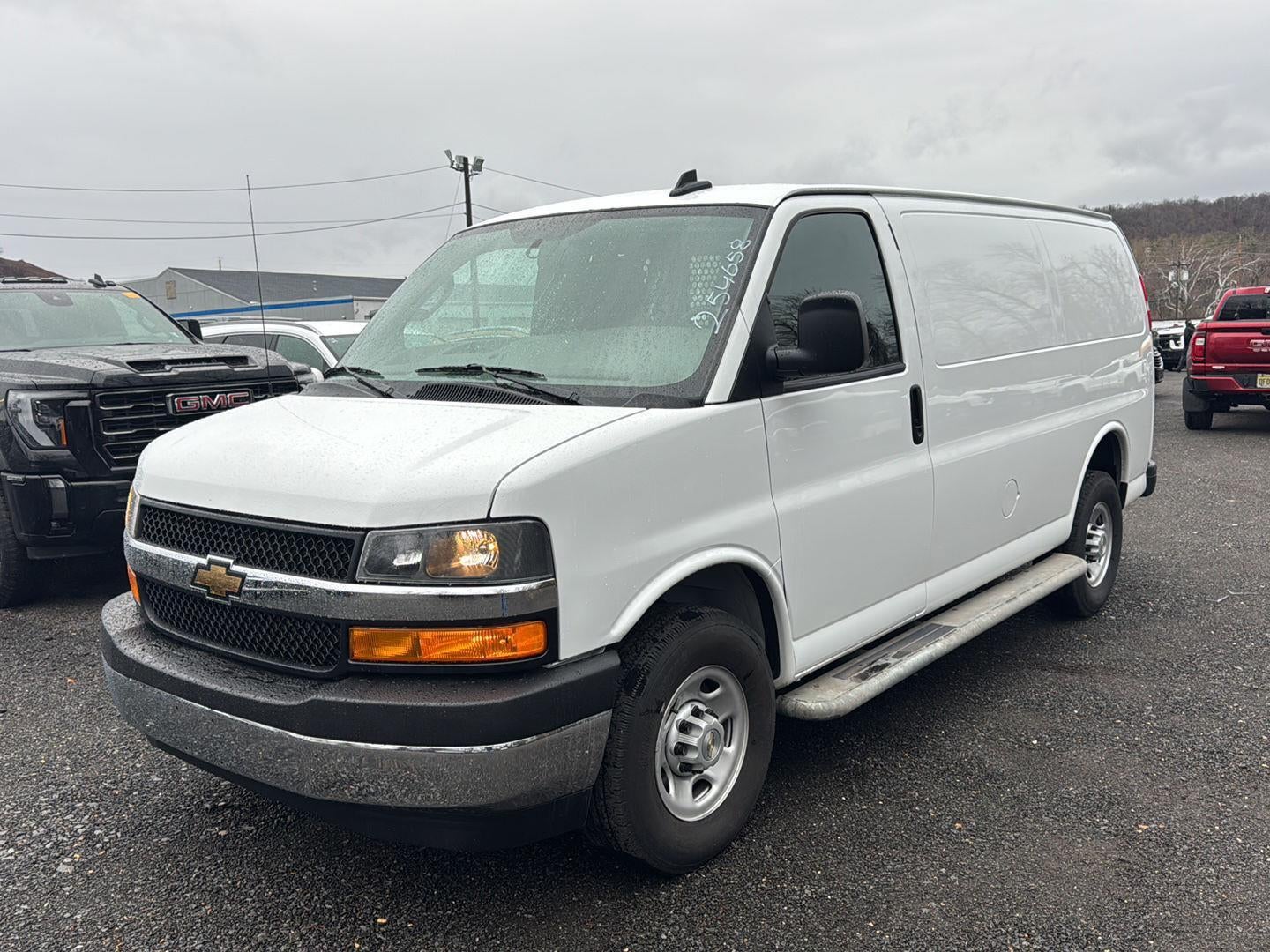 2024 Chevrolet Express Cargo 2500 WT