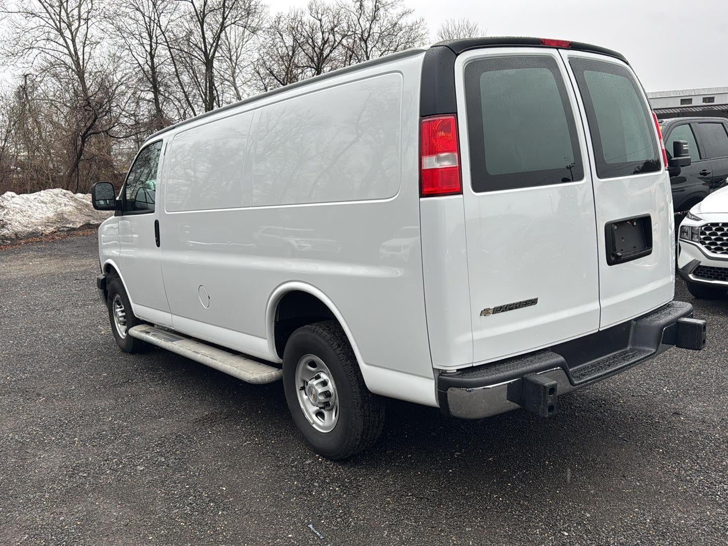 2024 Chevrolet Express Cargo 2500 WT