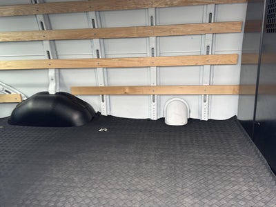 2024 Chevrolet Express Cargo 2500 WT