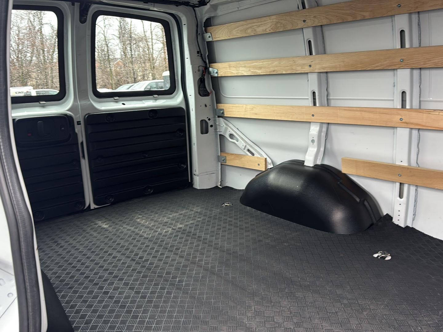 2024 Chevrolet Express Cargo 2500 WT