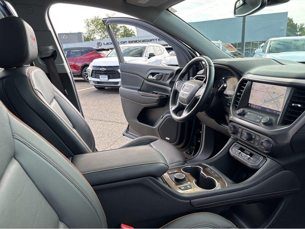 2023 GMC Acadia AT4