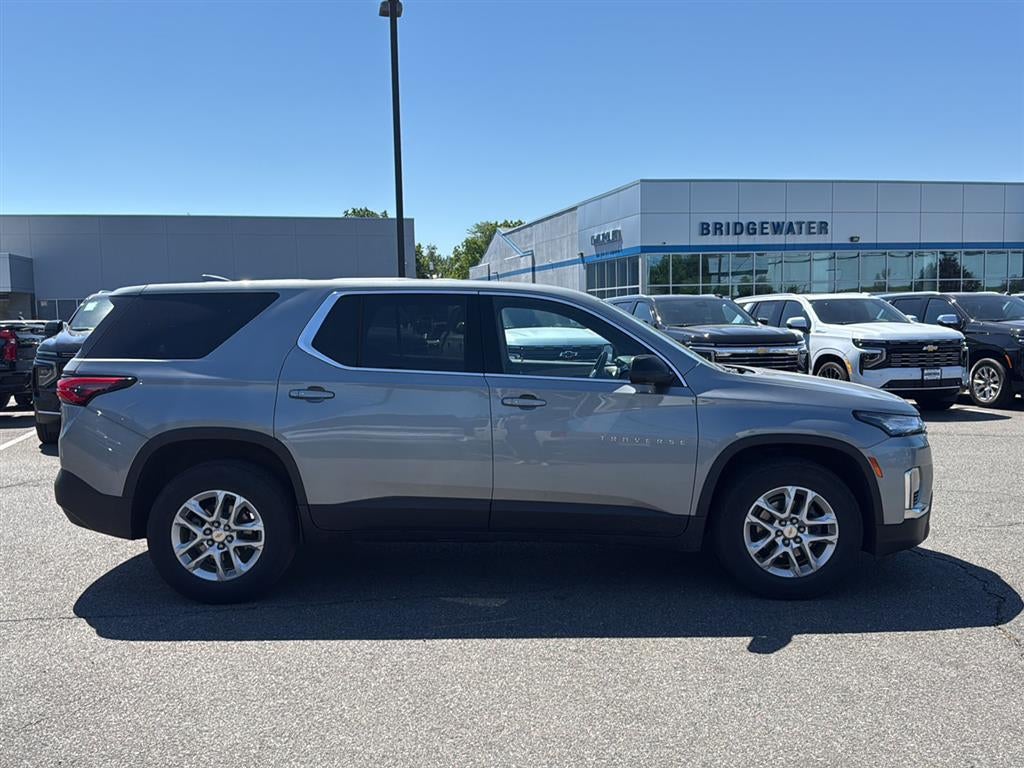 2023 Chevrolet Traverse LS