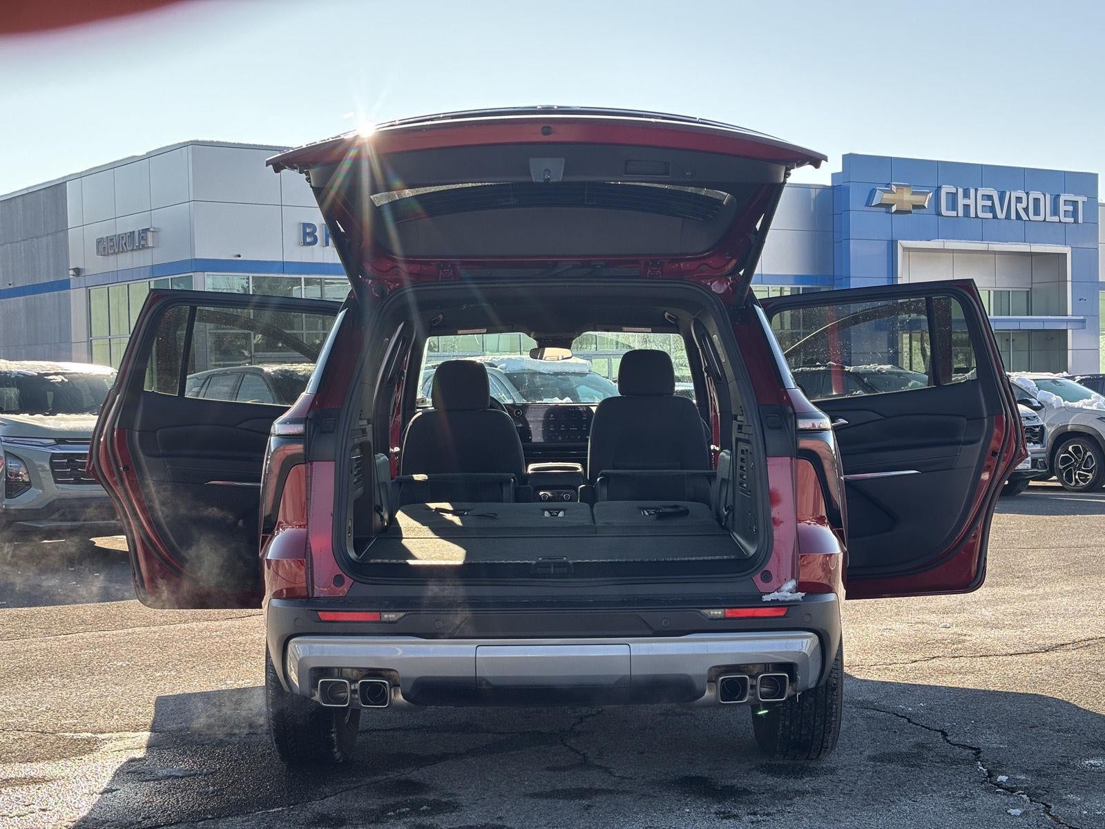 2025 Chevrolet Traverse LT