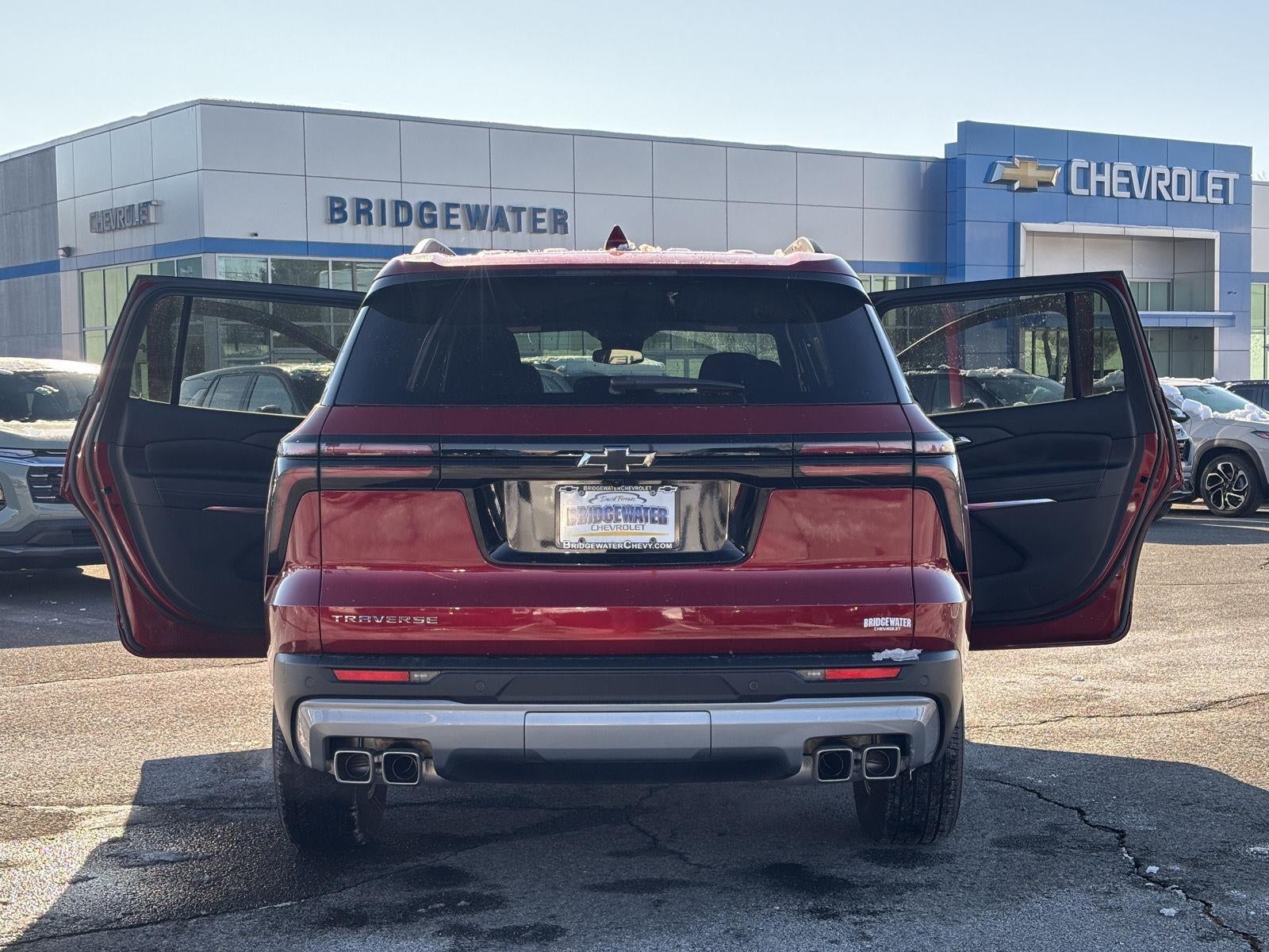 2025 Chevrolet Traverse LT