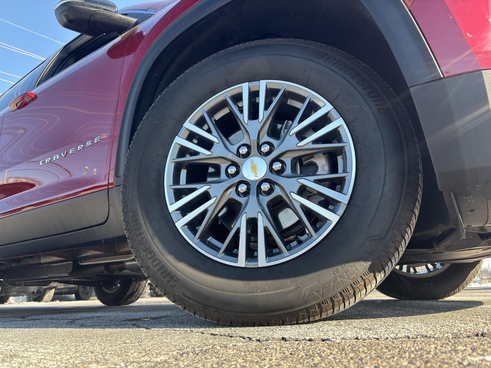 2025 Chevrolet Traverse LT