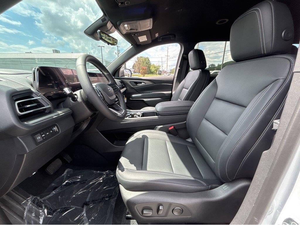 2027 Chevrolet Traverse LT - Photo 17
