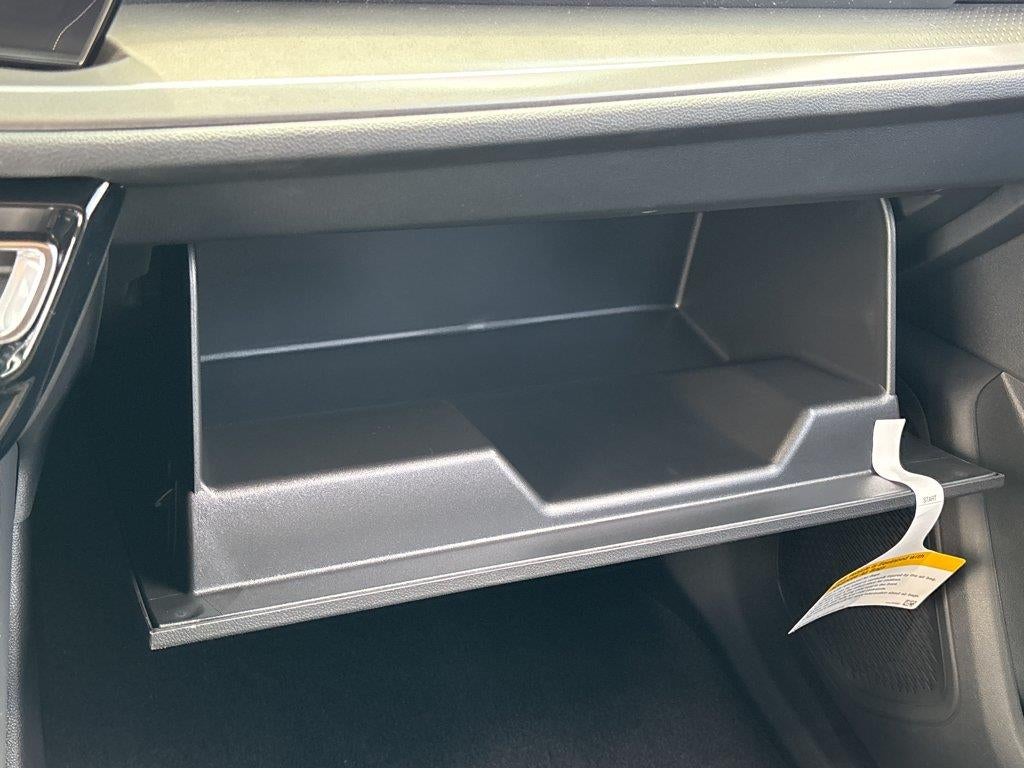 2027 Chevrolet Traverse LT - Photo 25