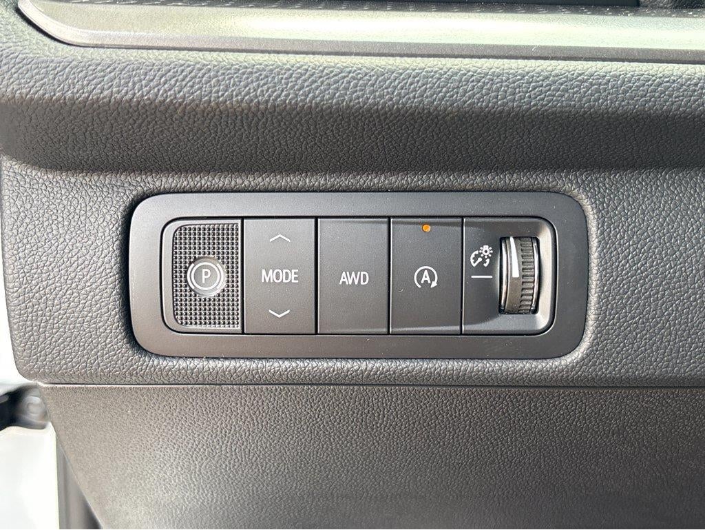 2027 Chevrolet Traverse LT - Photo 29