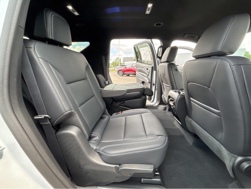 2027 Chevrolet Traverse LT - Photo 7