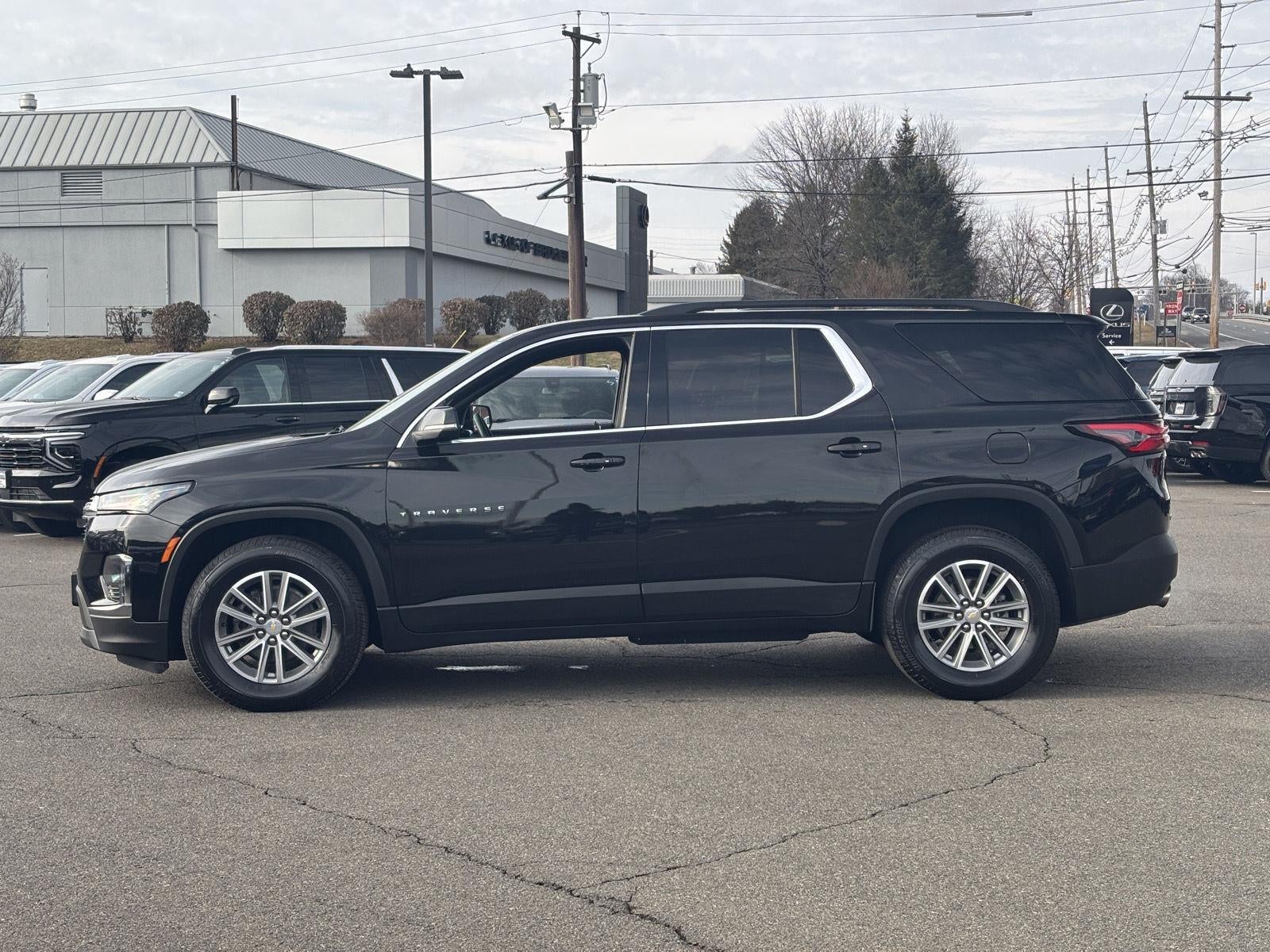 2023 Chevrolet Traverse LT Cloth