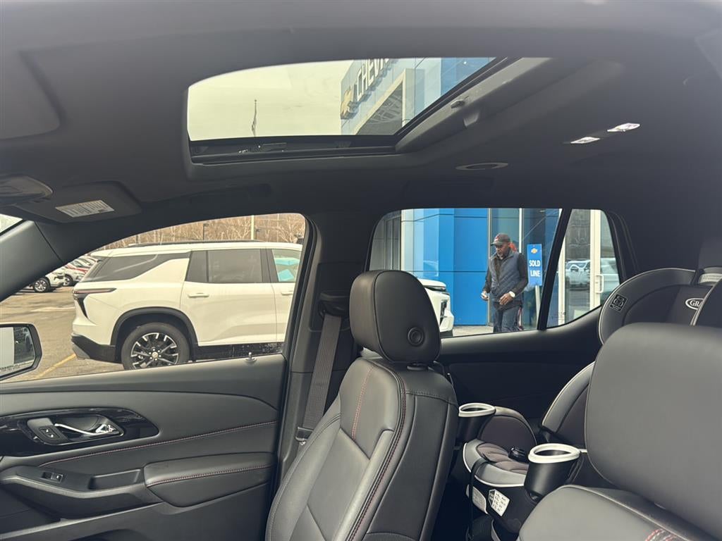 2023 Chevrolet Traverse RS
