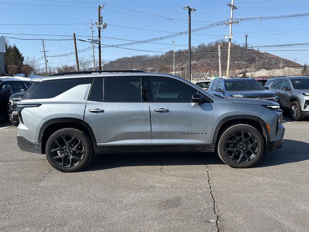 2025 Chevrolet Traverse RS