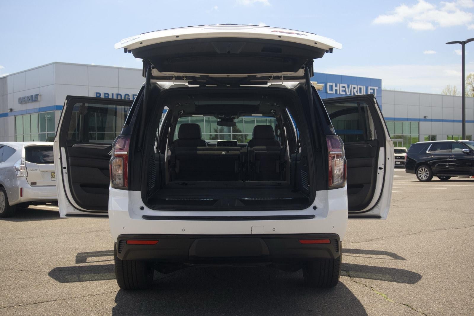 2023 Chevrolet Suburban RST