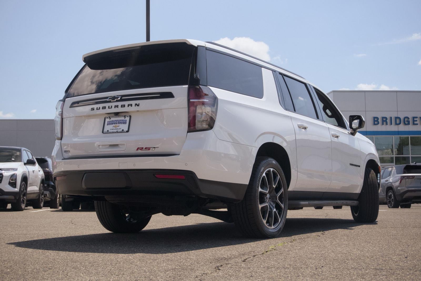 2023 Chevrolet Suburban RST