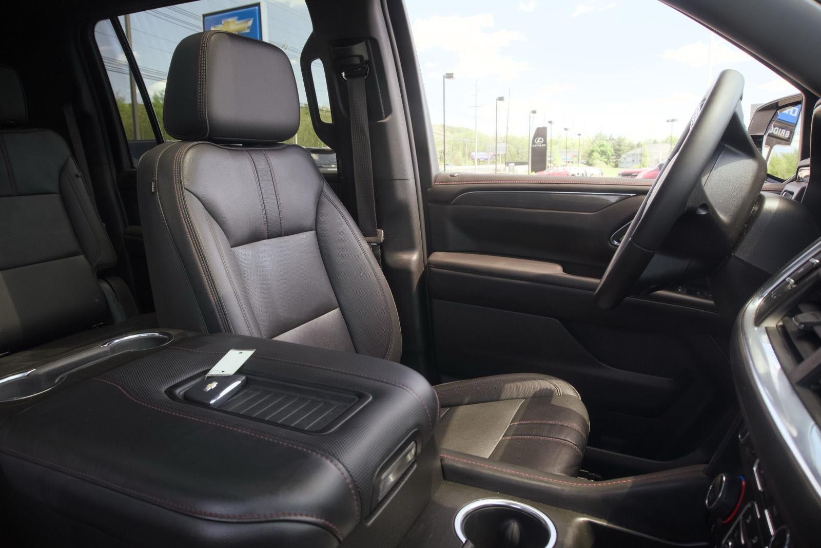 2023 Chevrolet Suburban RST