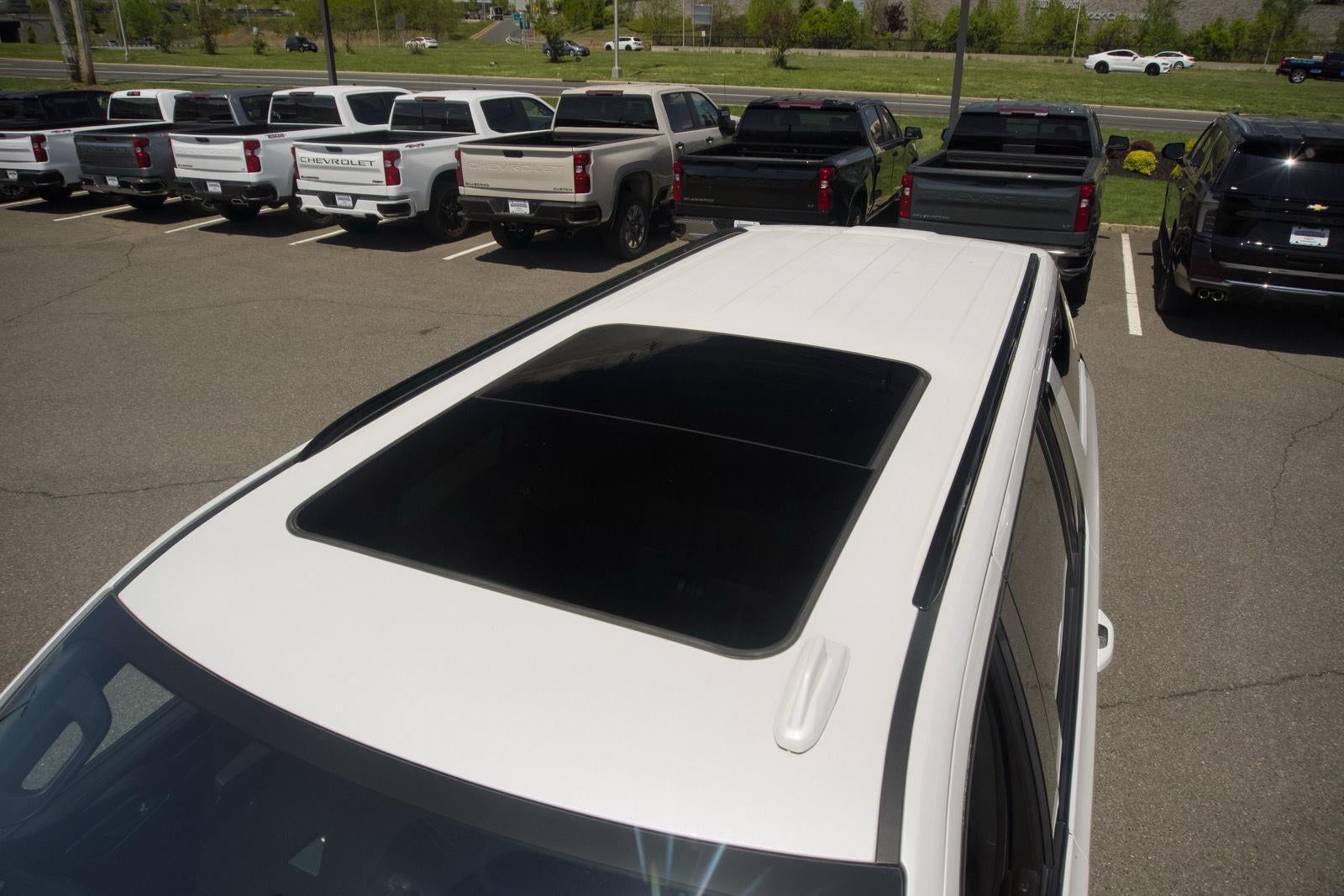 2023 Chevrolet Suburban RST