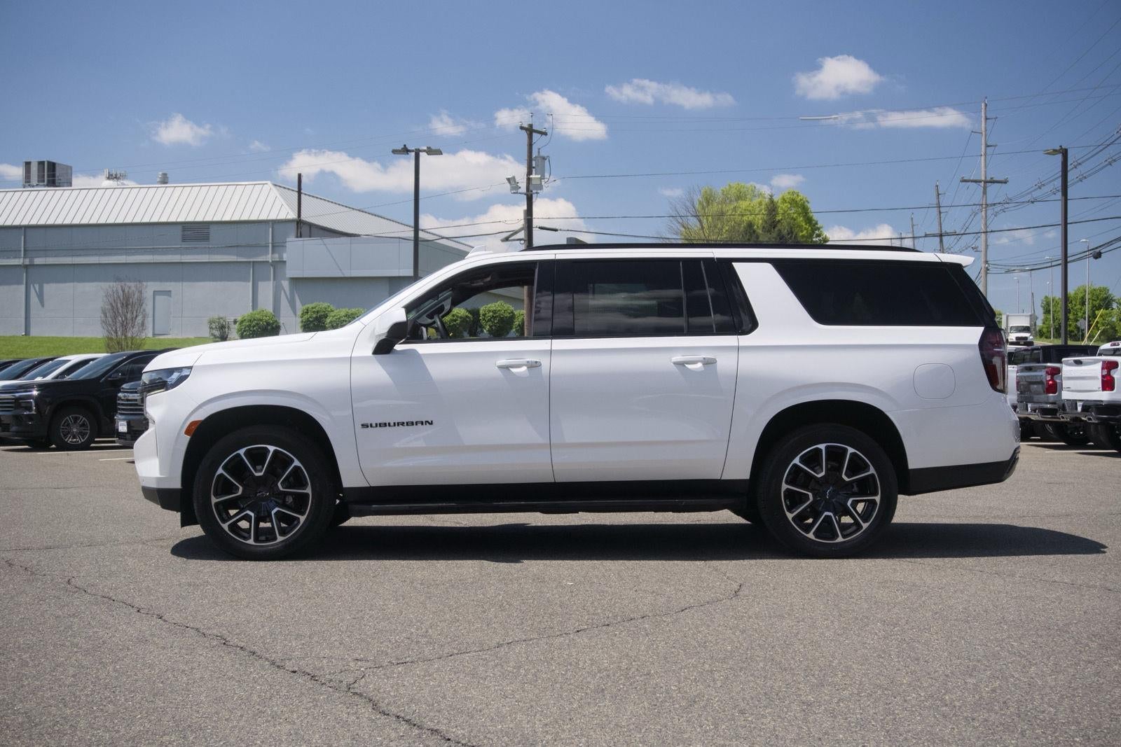 2023 Chevrolet Suburban RST