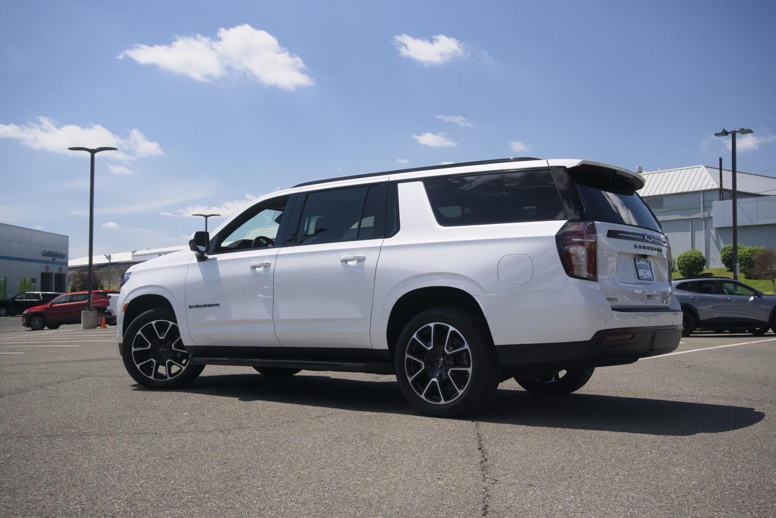 2023 Chevrolet Suburban RST