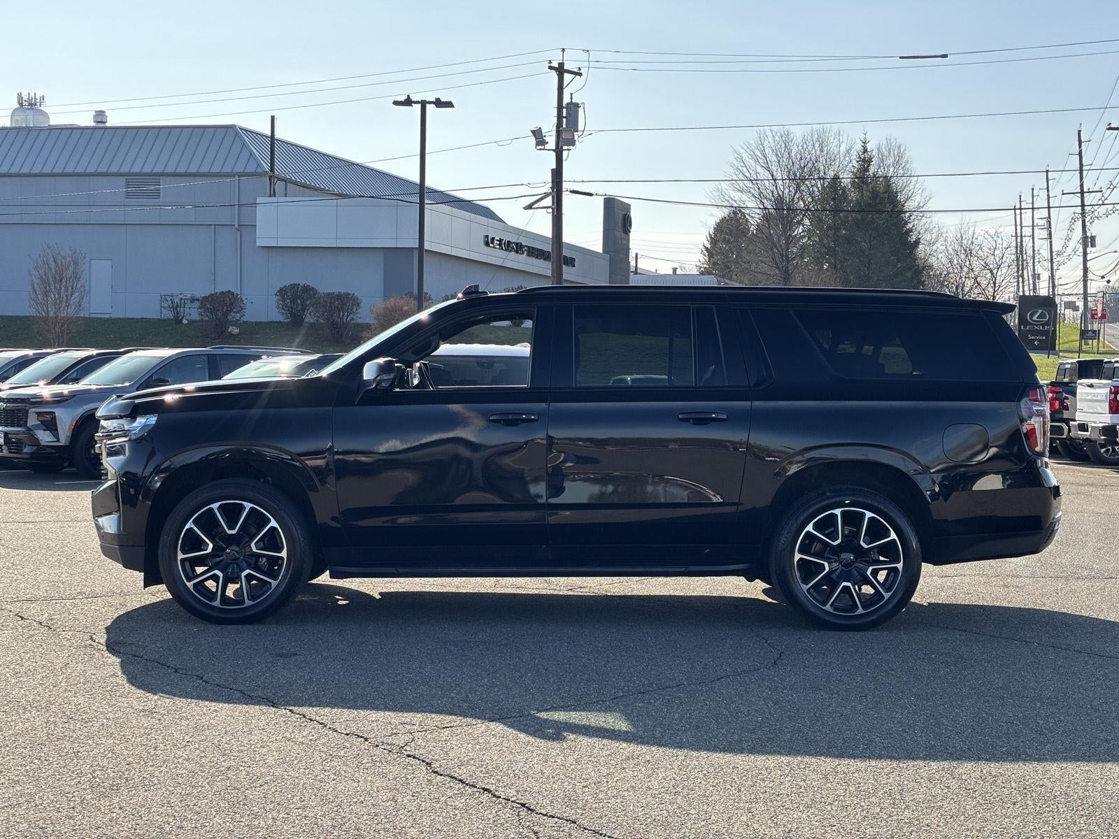 2022 Chevrolet Suburban RST