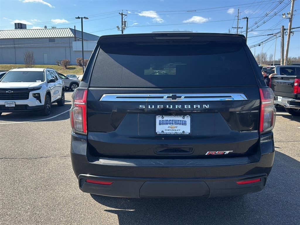 2023 Chevrolet Suburban RST