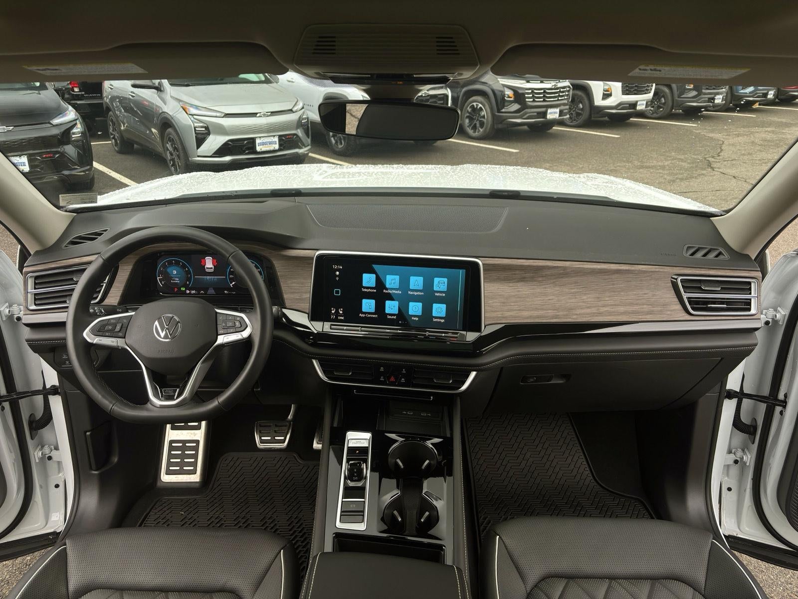 2025 Volkswagen Atlas 2.0T SEL Premium R-Line