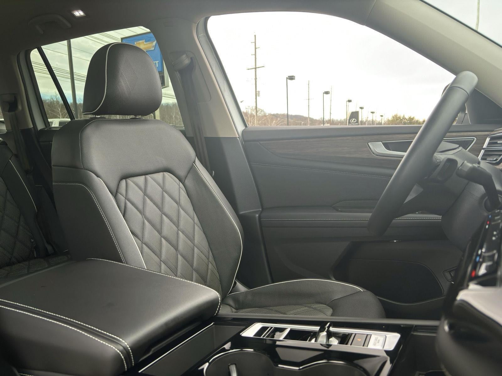 2025 Volkswagen Atlas 2.0T SEL Premium R-Line