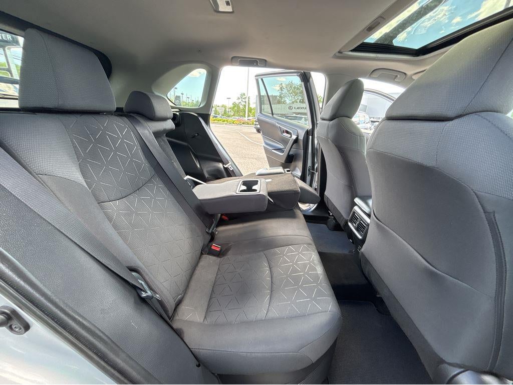 2020 Toyota RAV4 Hybrid XLE
