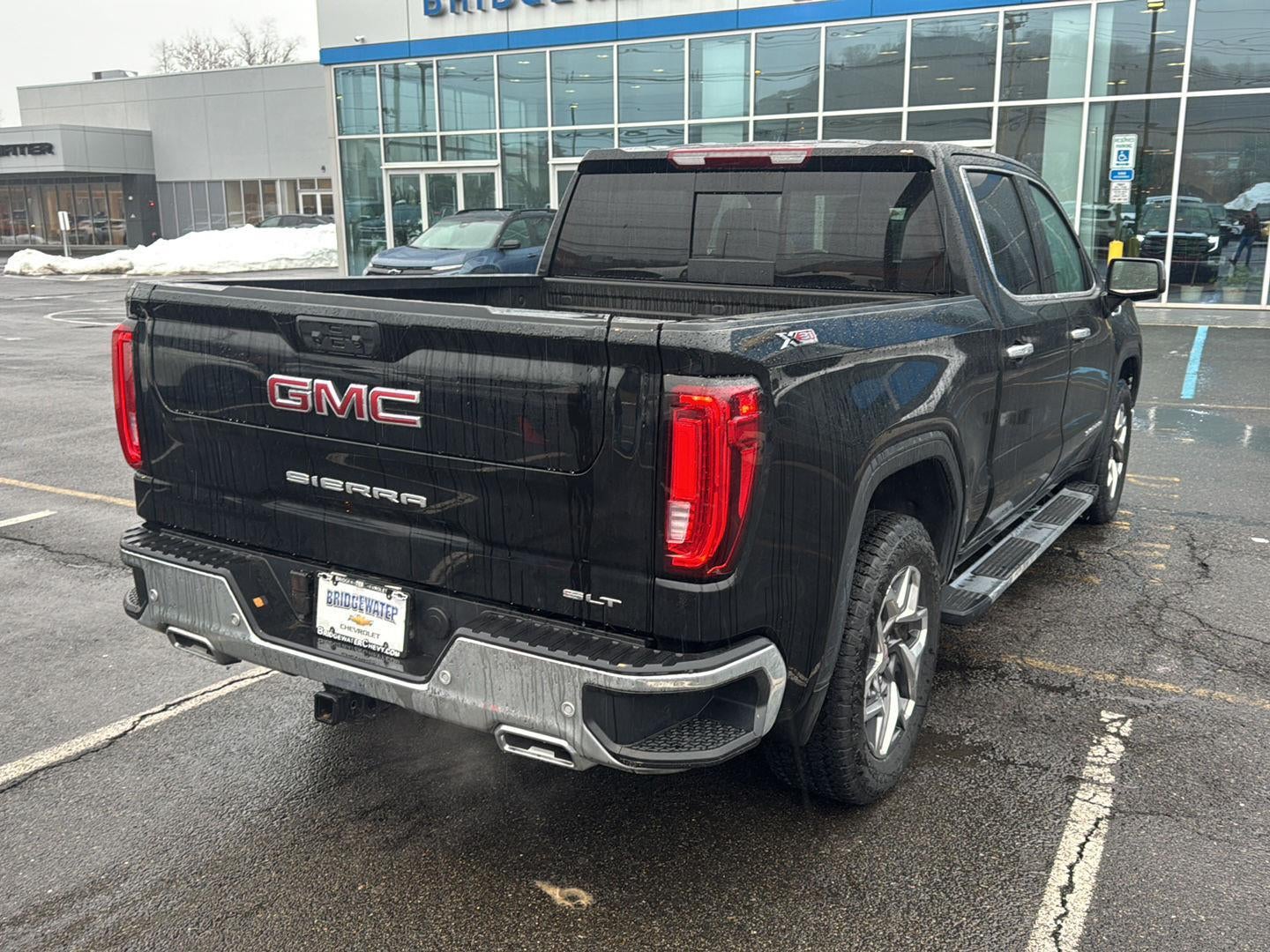 2025 GMC Sierra 1500 SLT