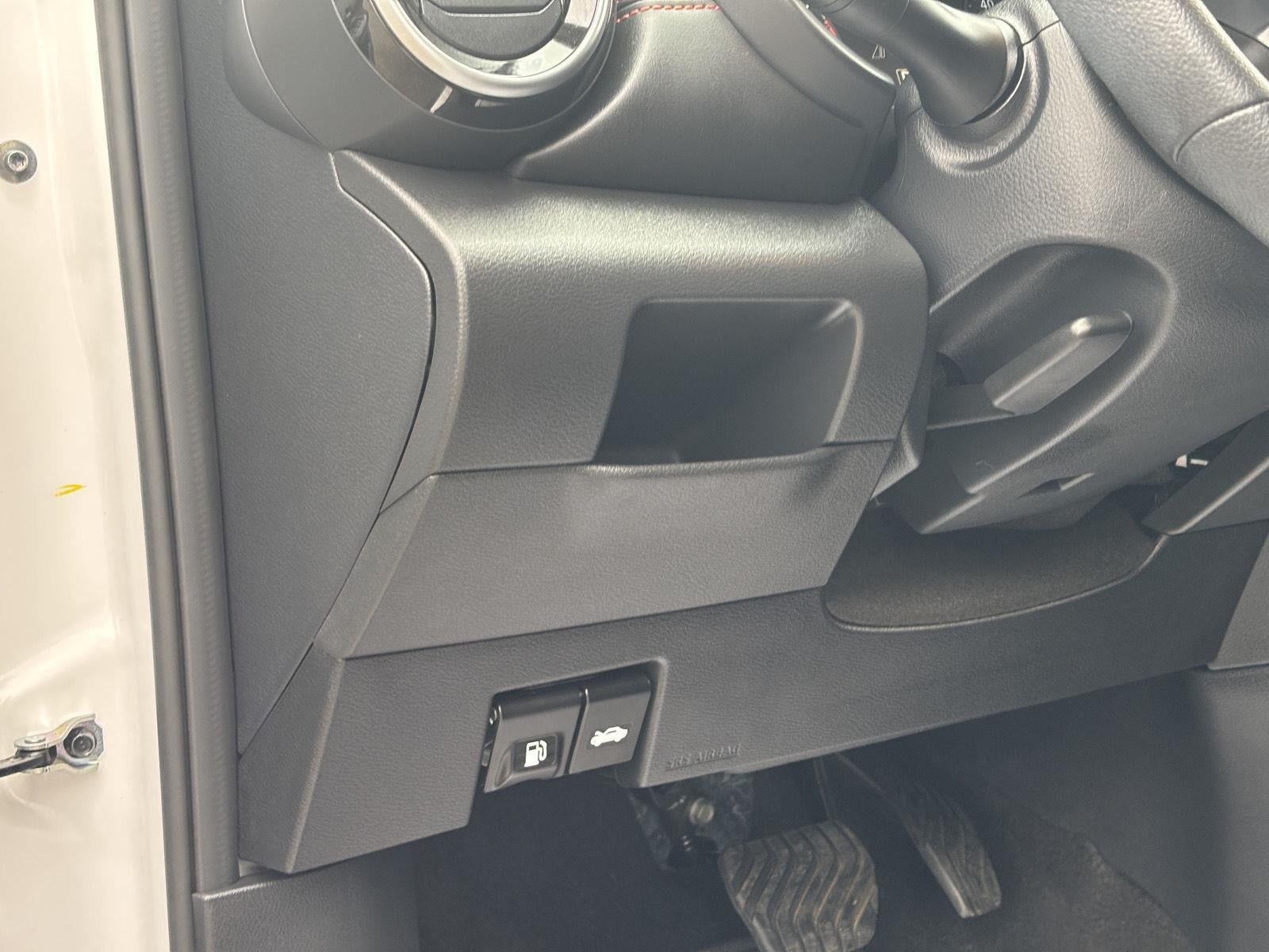 2024 Nissan Kicks SR Xtronic CVT