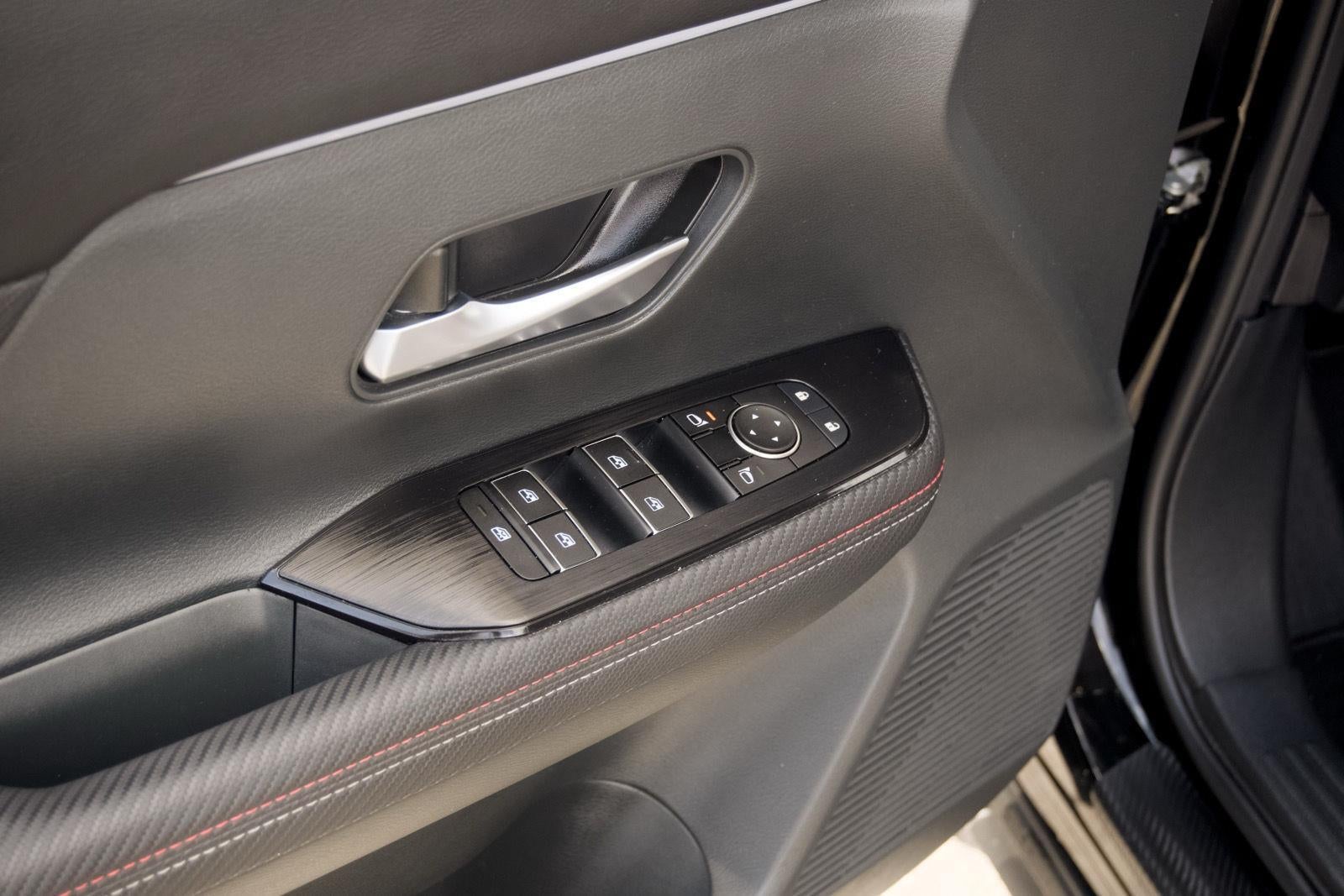 2025 Nissan Kicks SR Intelligent AWD