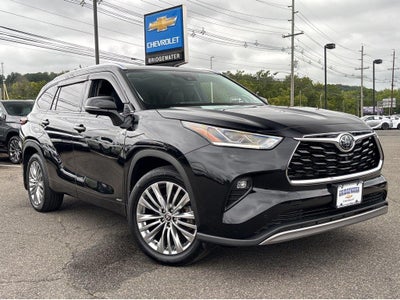 2025 Toyota Highlander Hybrid Platinum