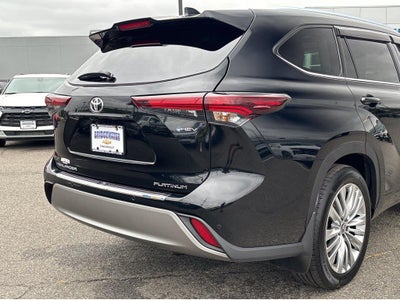 2025 Toyota Highlander Hybrid Platinum