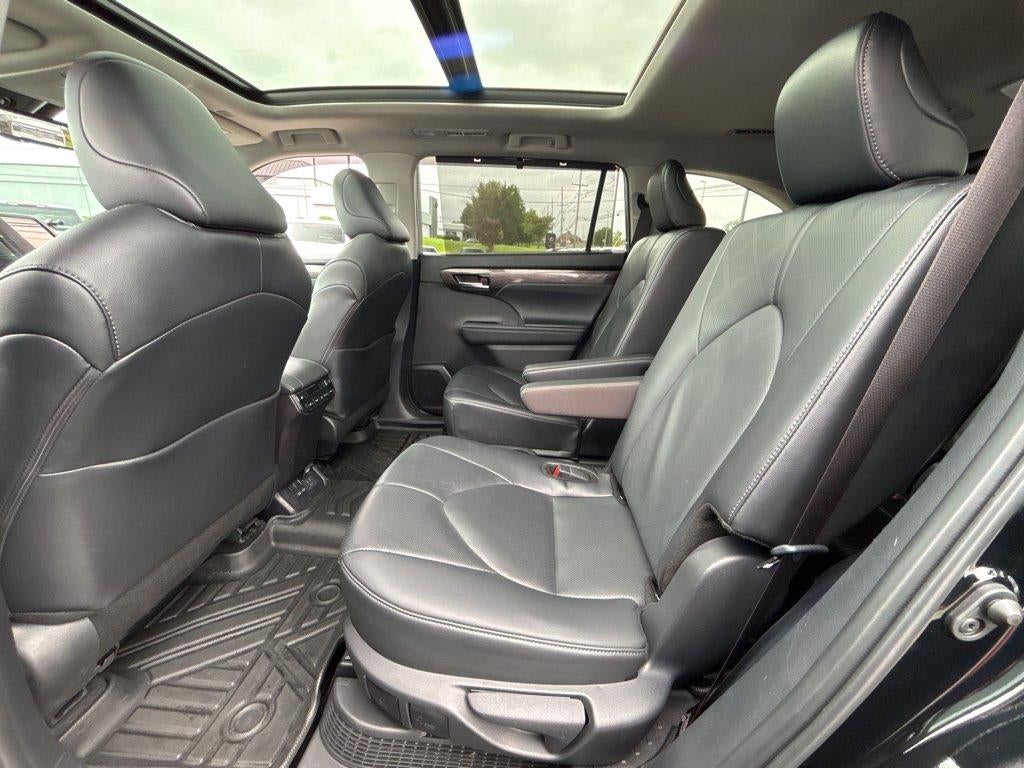 2025 Toyota Highlander Hybrid Platinum